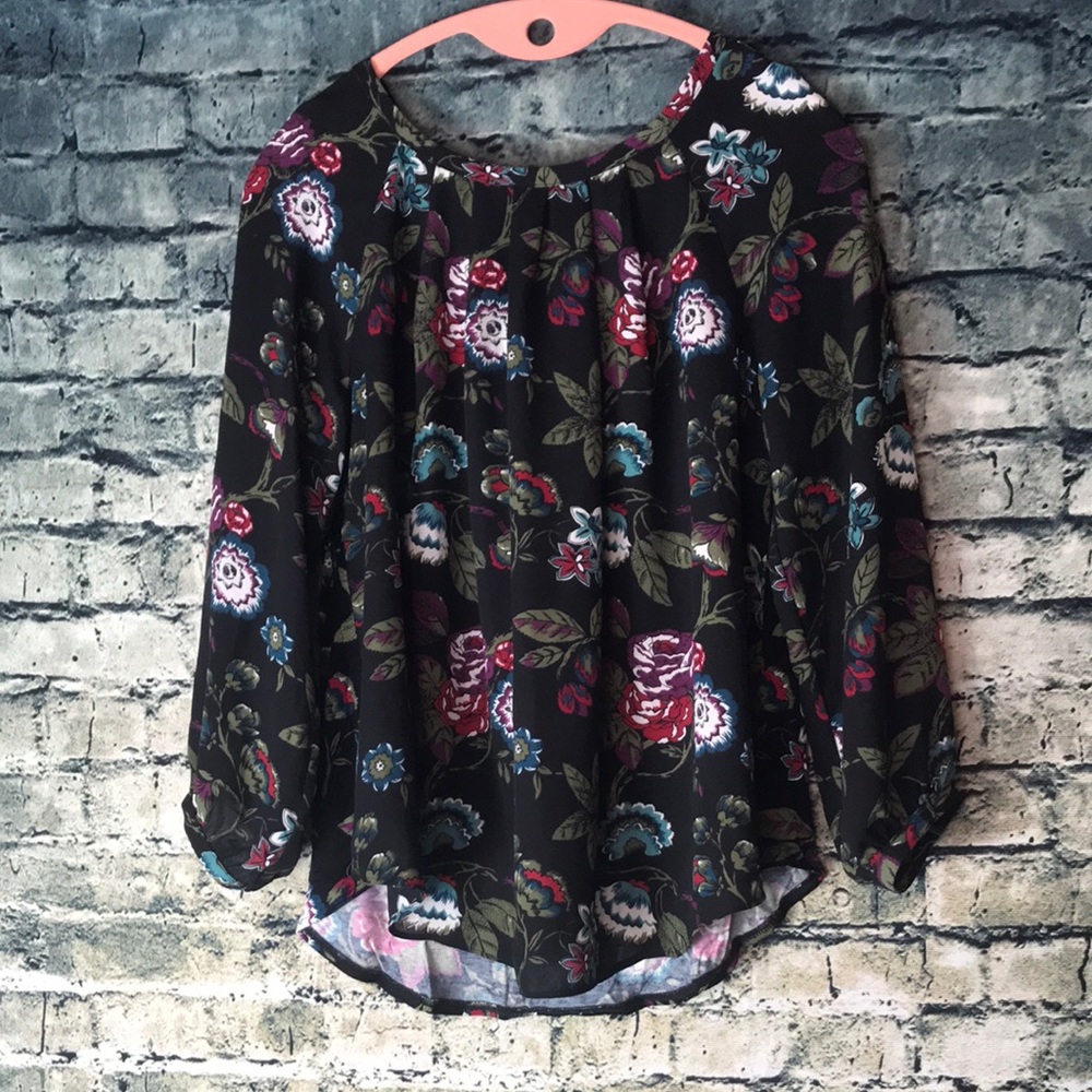Beautiful NWT Loft mixed media blouse